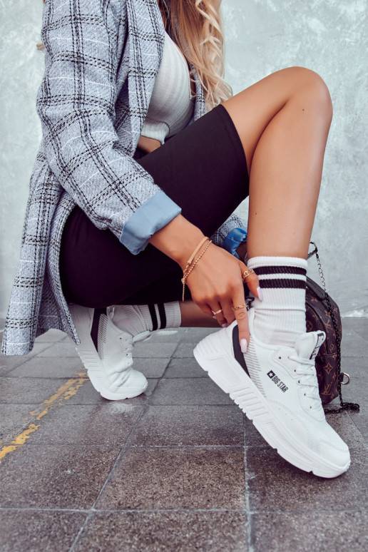 Zapatillas de moda modelo zapatos Big Star color blanco.