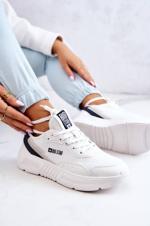 Zapatillas de moda modelo zapatos Big Star color blanco.