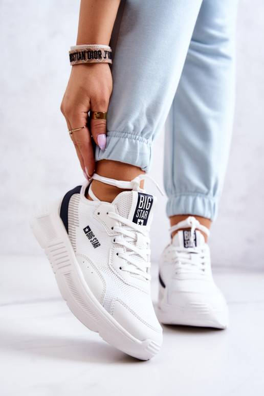 Zapatillas de moda modelo zapatos Big Star color blanco.