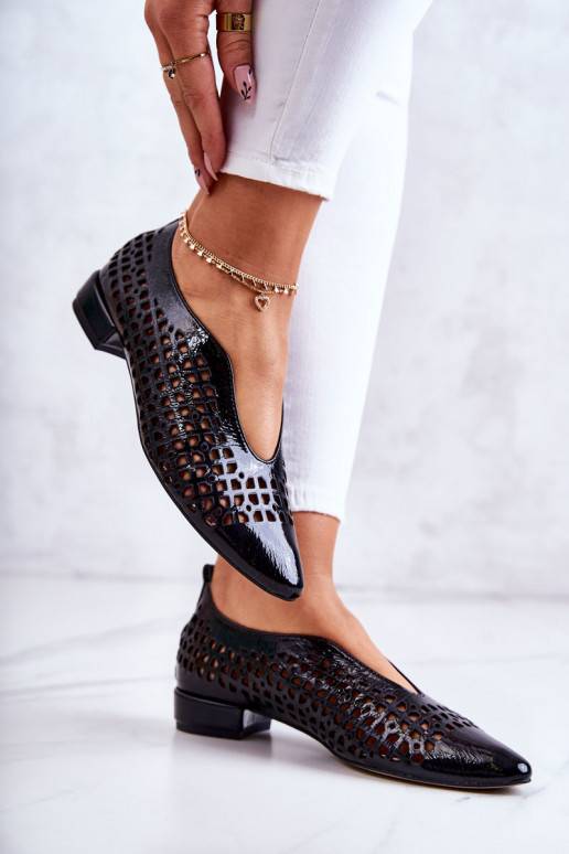 Zapatos de estilo elegante con elementos calados en color negro Ismena