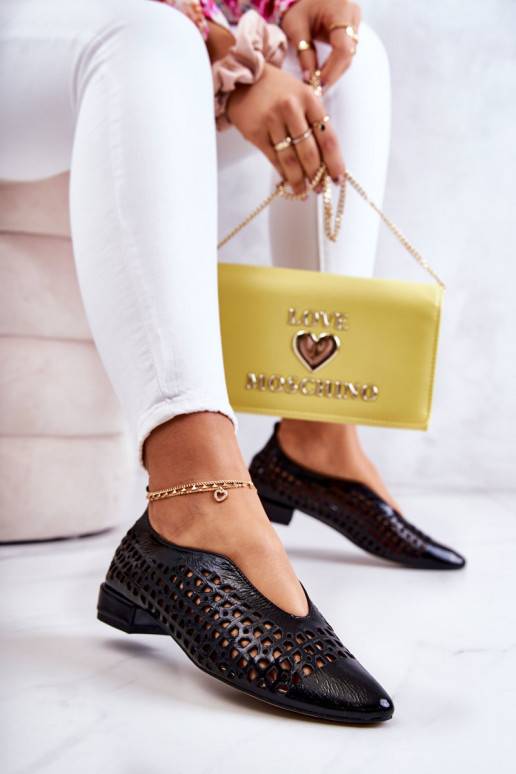 Zapatos de estilo elegante con elementos calados en color negro Ismena