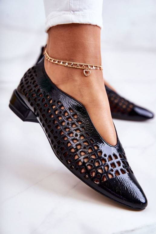 Zapatos de estilo elegante con elementos calados en color negro Ismena