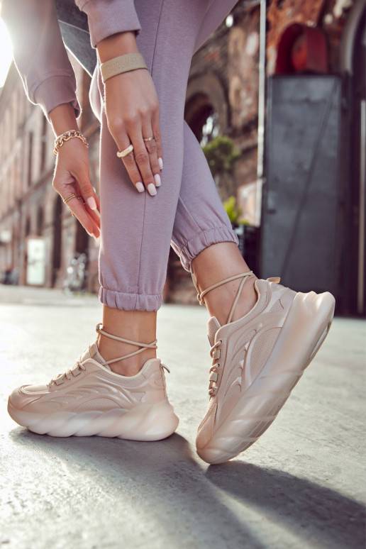 Zapatillas modelo zapatos color beige Sollero