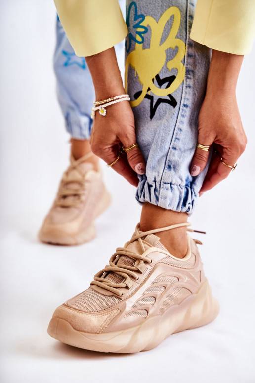 Zapatillas modelo zapatos color beige... Zapatillas modelo zapatos color beige...