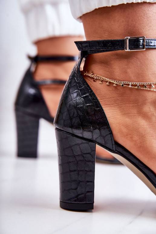 Sandalias de mujer con detalles brillantes en color negro Ramona
