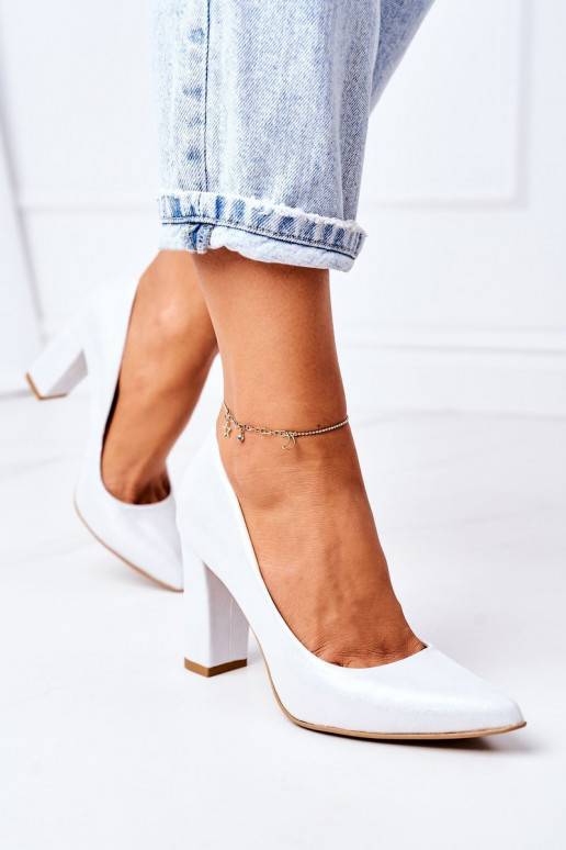 Zapatos de raso plateados