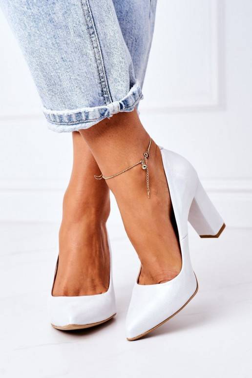 Zapatos de raso plateados