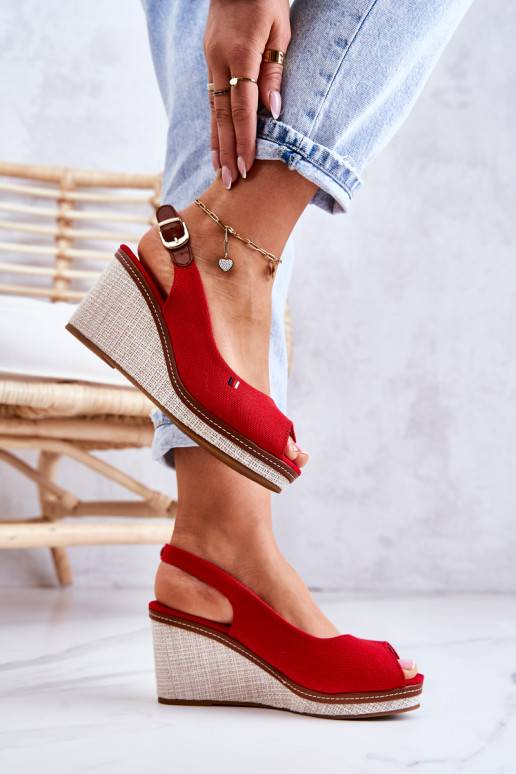 Sandalias cómodas con hebillas en... Sandalias cómodas con hebillas en...