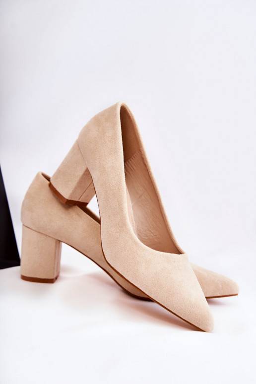 Zapatos modelo clásico de ante con tacón beige Lency
