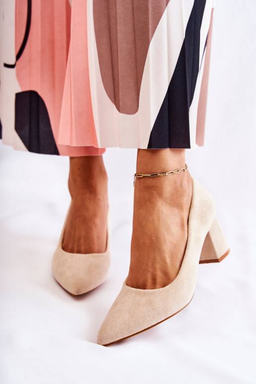 Zapatos modelo clásico de ante con tacón beige Lency