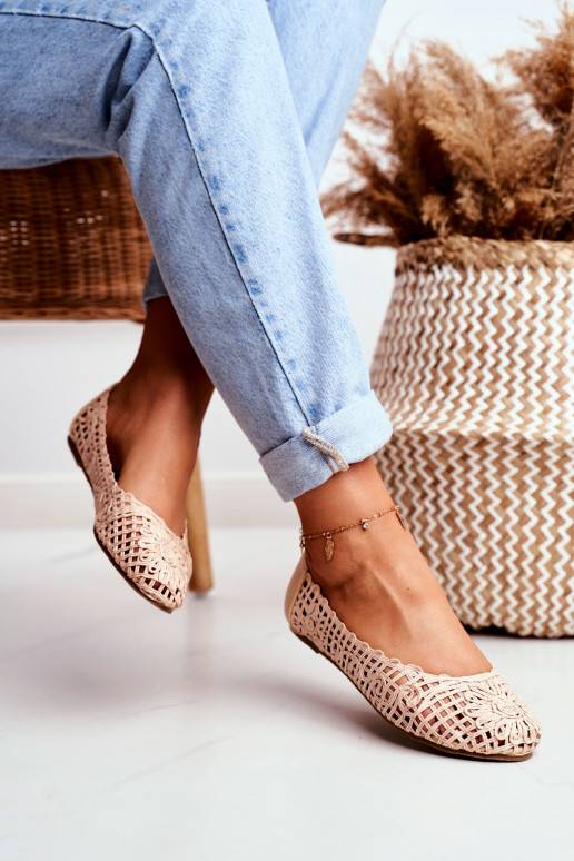 Lu Boo Bailarina beige con elementos calados Carry