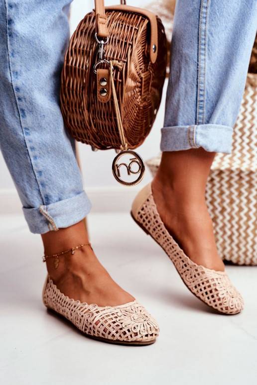 Lu Boo Bailarina beige con elementos calados Carry