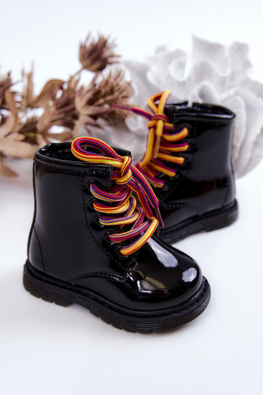 Botas infantiles con efecto lacado en color negro Tibbie