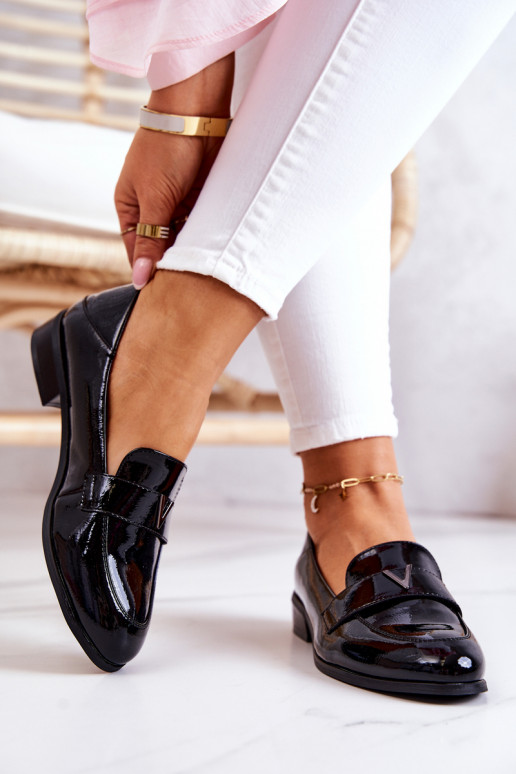 Zapatos efecto lacado en color negro... Zapatos efecto lacado en color negro...