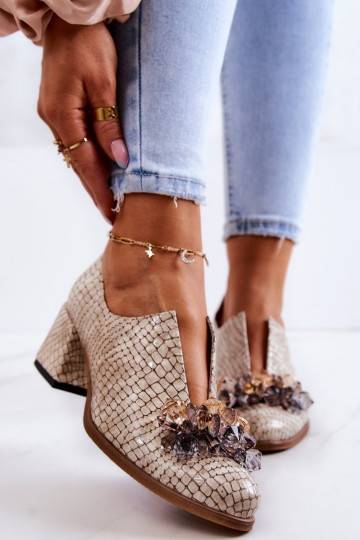 Zapatos con detalles elegantes en color burdeos Delaware