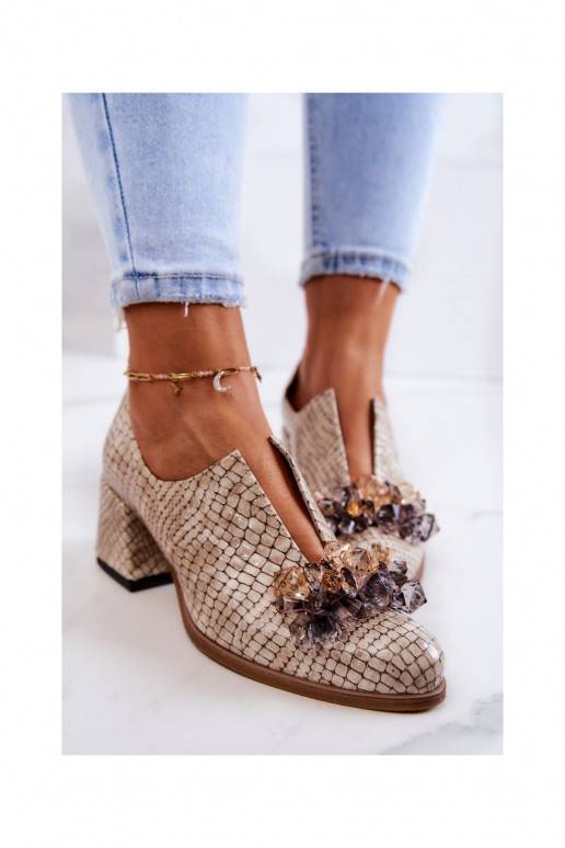 Zapatos con detalles elegantes en color burdeos Delaware