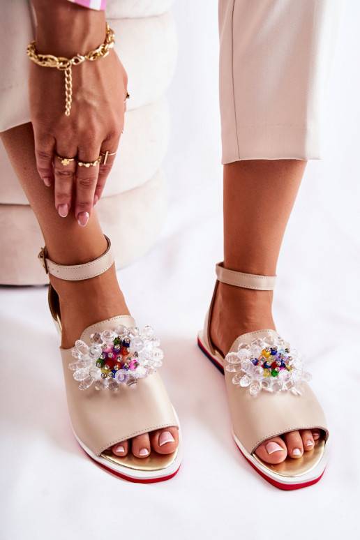 Sandalia con adornos Nevassa