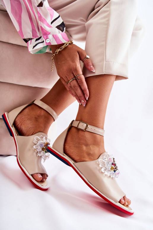 Sandalia con adornos Nevassa