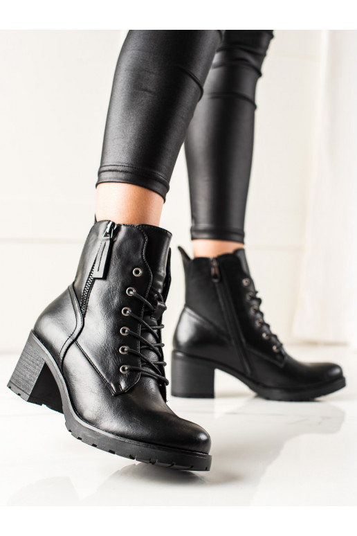 Botas informales con cordones negras POTOCKI