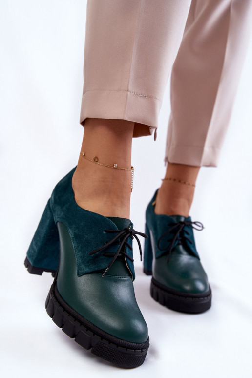 Botas de ante con plataforma en verde... Botas de ante con plataforma en verde...