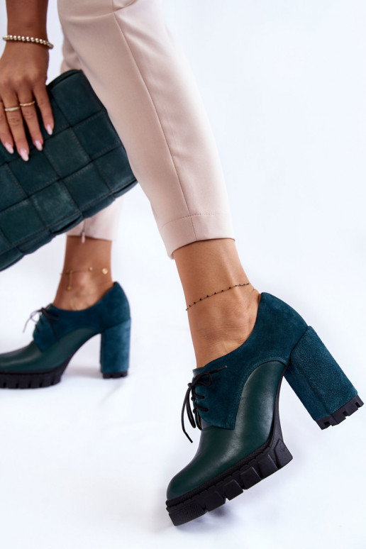 Botas de ante con plataforma en verde... Botas de ante con plataforma en verde...