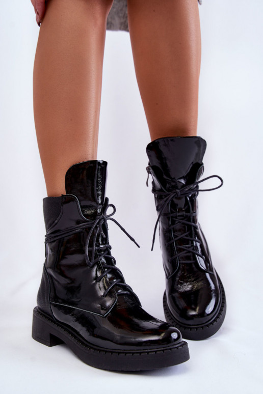 Botas efecto lacado en color negro Laverda