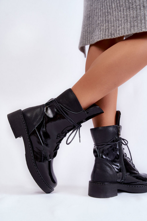 Botas efecto lacado en color negro Laverda