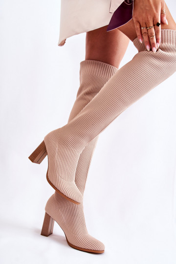 Zapatos largos con tacón modelo clásico en color beige Laossi