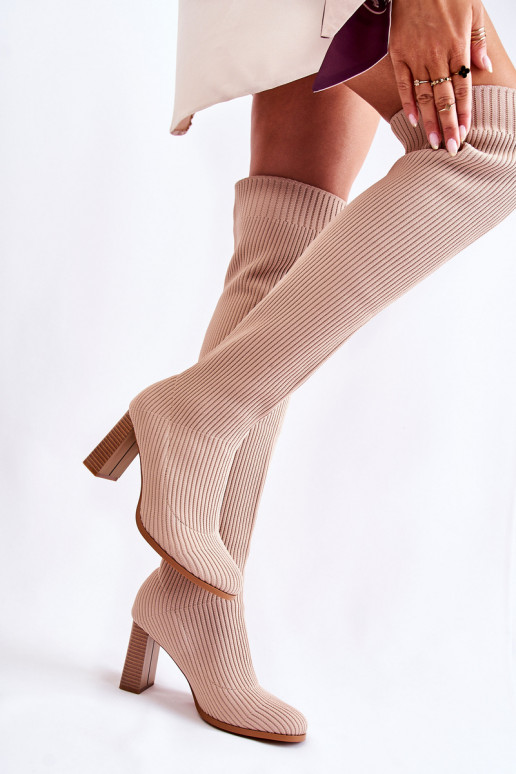 Zapatos largos con tacón modelo clásico en color beige Laossi