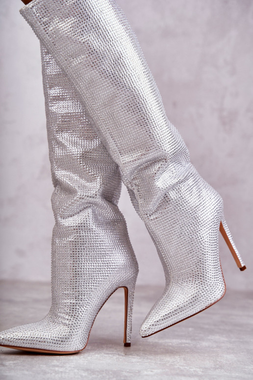 Botas largas con tacón fino color plata Lovisa