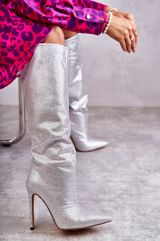 Botas largas con tacón fino color plata Lovisa