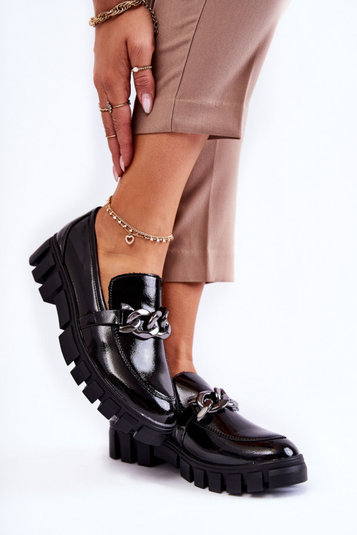 Zapatos efecto charol y plataforma en color negro Inger