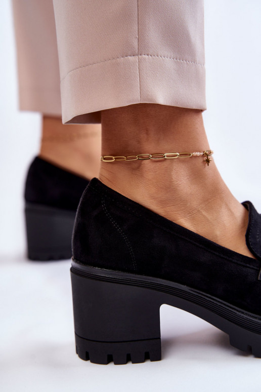 Zapatos de ante con tacón en color... Zapatos de ante con tacón en color...