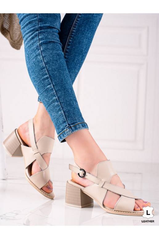 Sandalias de mujer beige con tacón... Sandalias de mujer beige con tacón...