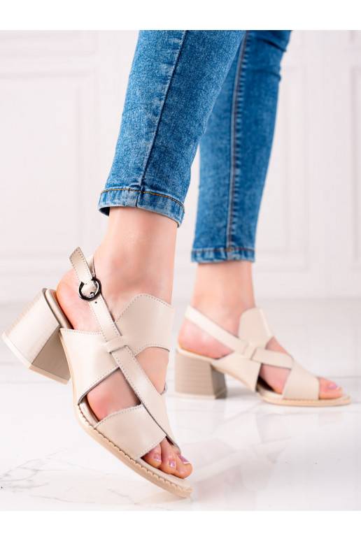 Sandalias de mujer beige con tacón... Sandalias de mujer beige con tacón...