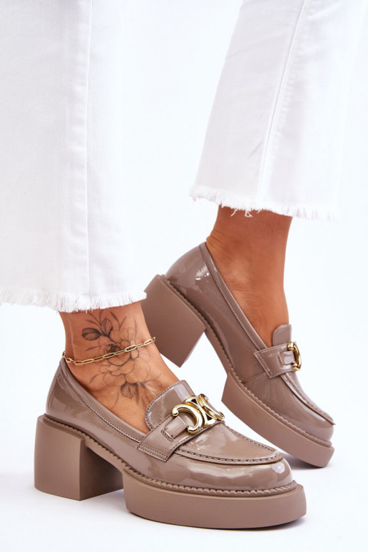 Zapatos arena Imani con un detalle...