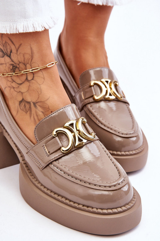 Zapatos arena Imani con un detalle...