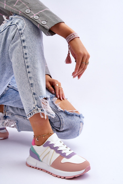 Zapatillas deportivas en varios... Zapatillas deportivas en varios...