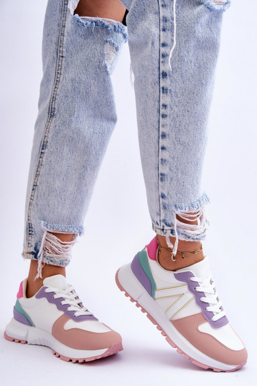 Zapatillas deportivas en varios... Zapatillas deportivas en varios...