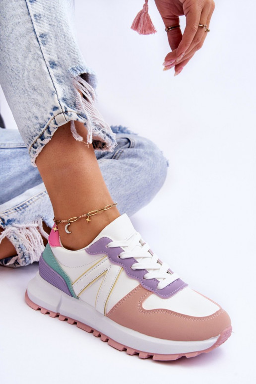 Zapatillas deportivas en varios... Zapatillas deportivas en varios...