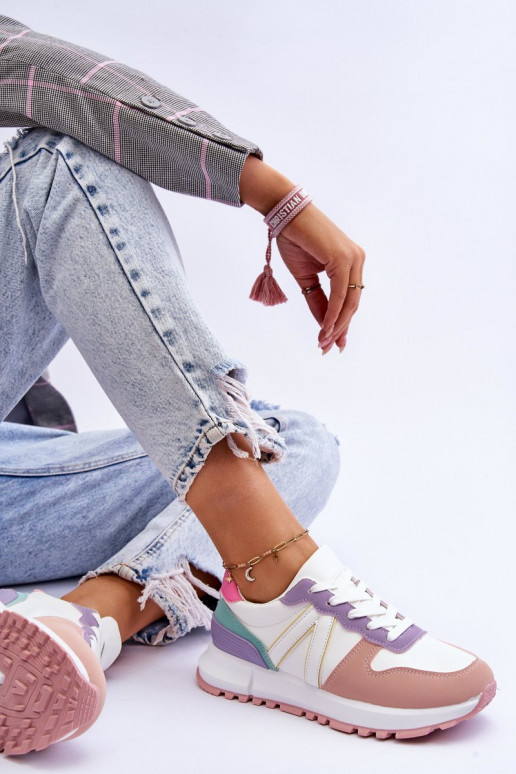 Zapatillas deportivas en varios... Zapatillas deportivas en varios...