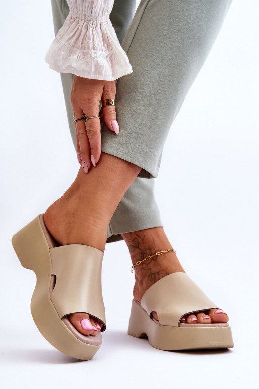 Zapatillas de casa de mujer color arena Lucami con plataforma