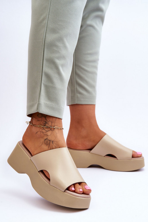 Zapatillas de casa de mujer color arena Lucami con plataforma