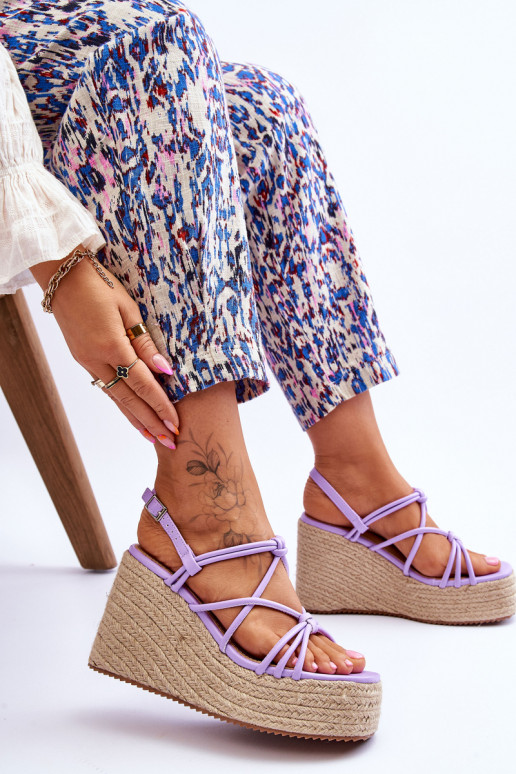 Sandalias moradas Nessia con plataforma