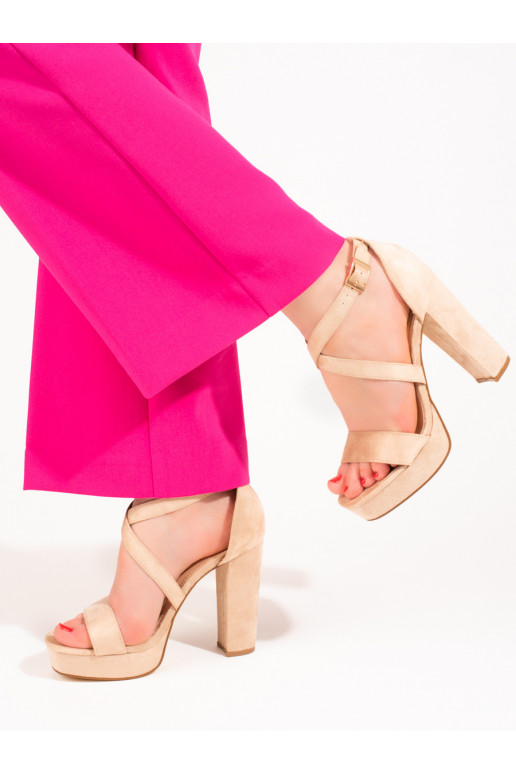 Sandalia Shelovet con tacón alto. Sandalia Shelovet con tacón alto.