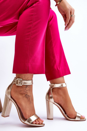 Zapatos tacón dorado Georgina 2