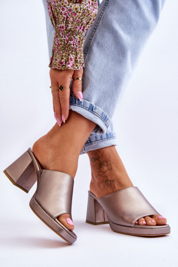 Zapatillas de moda con tacones de Sergio Leone. 2
