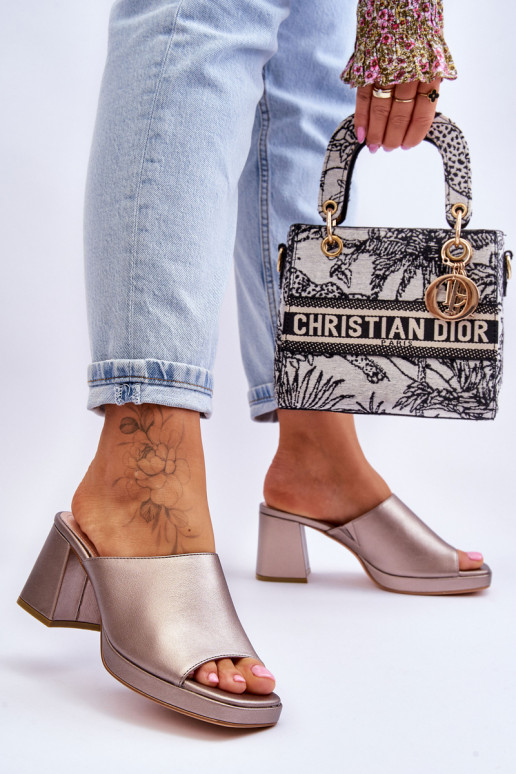 Zapatillas de moda con tacones de Sergio Leone.