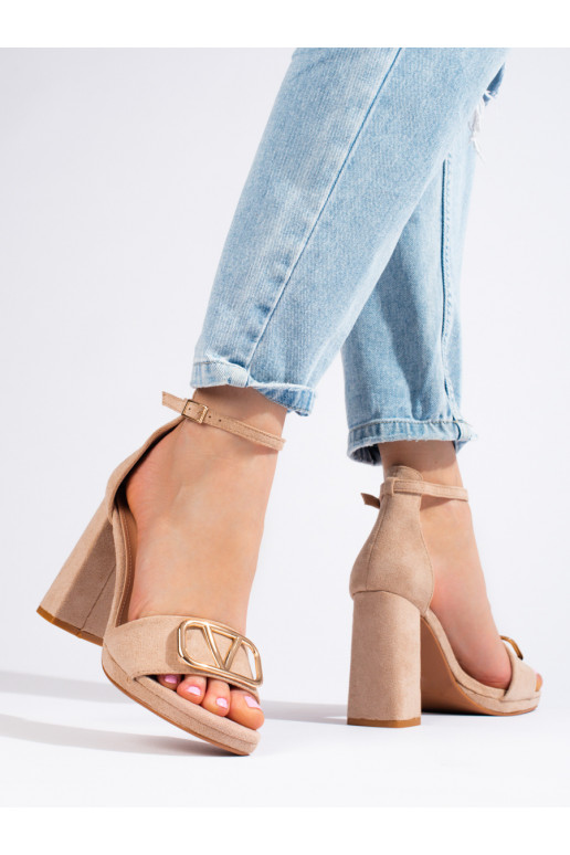 Zapatos con tacón beige Vinceza