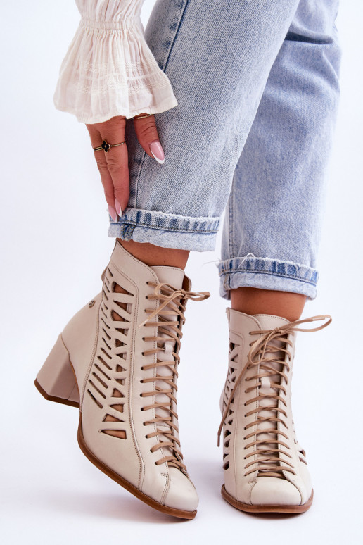 Botines calados de modelo exclusivo para mujer en color marfil